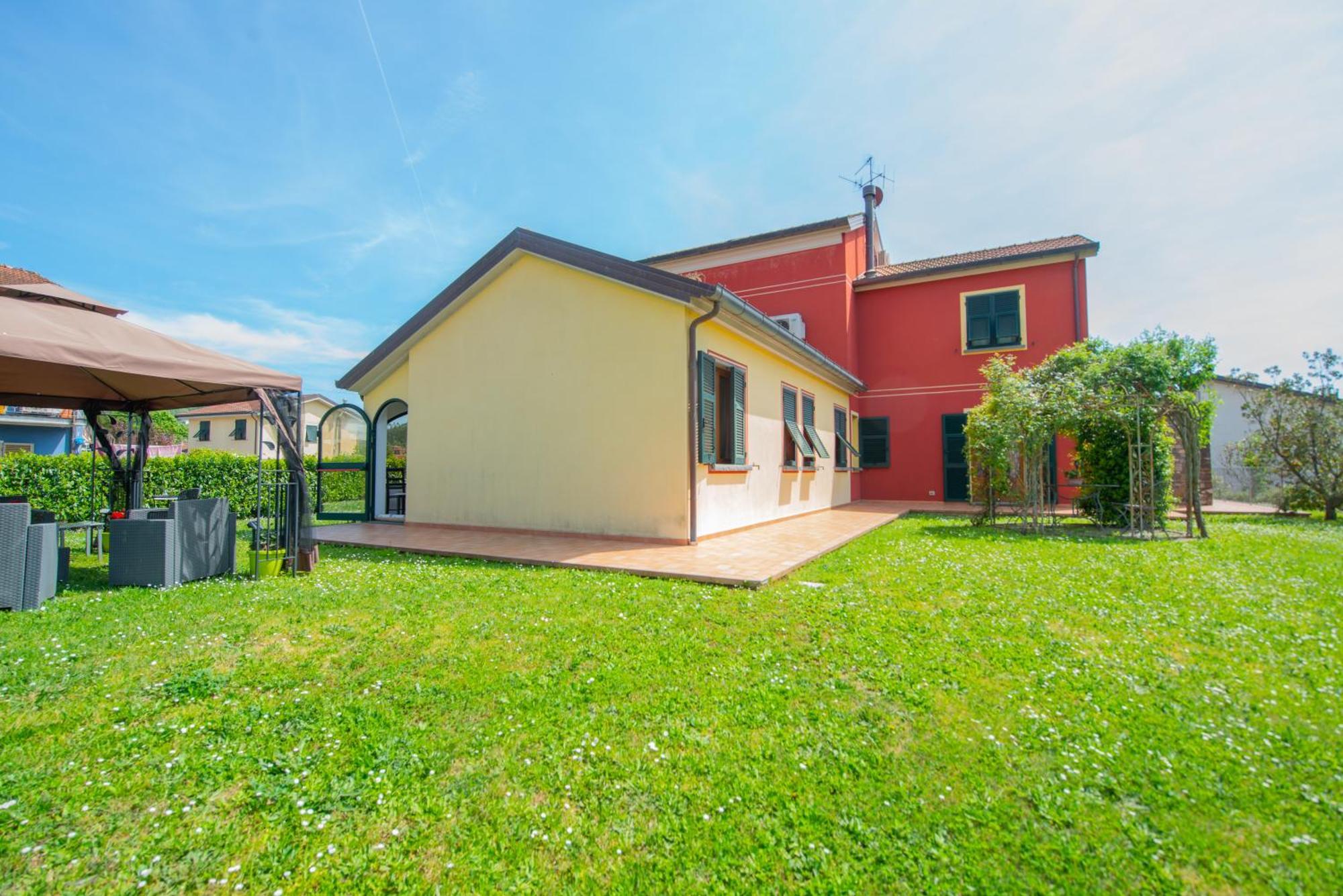 Hotel Il Vecchio Noce Brugnato Esterno foto